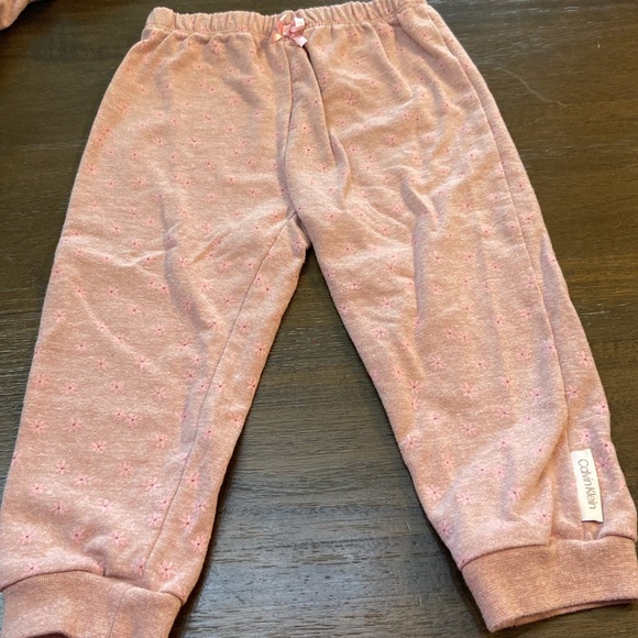 Calvin Klein Matching Set - Picture 3 of 3